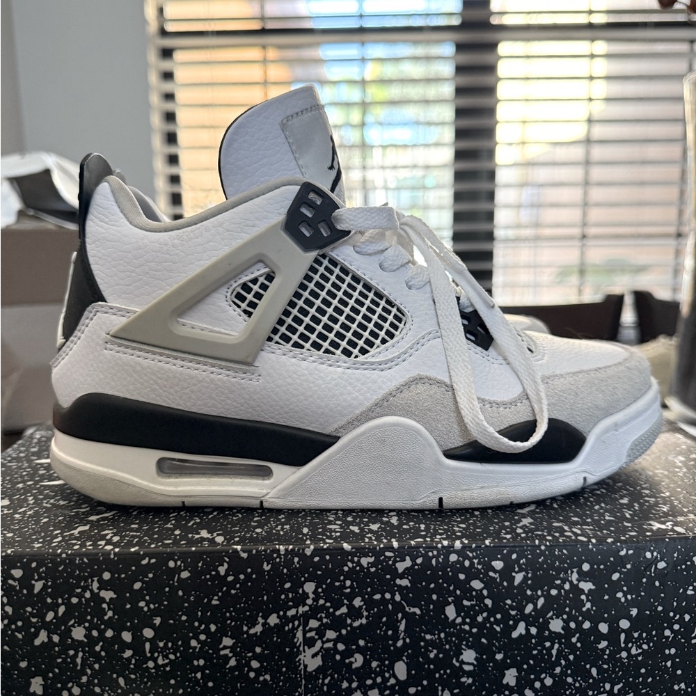 Air Jordan 4 Retro Military Black Women Sz 8/ Men’s 6.5